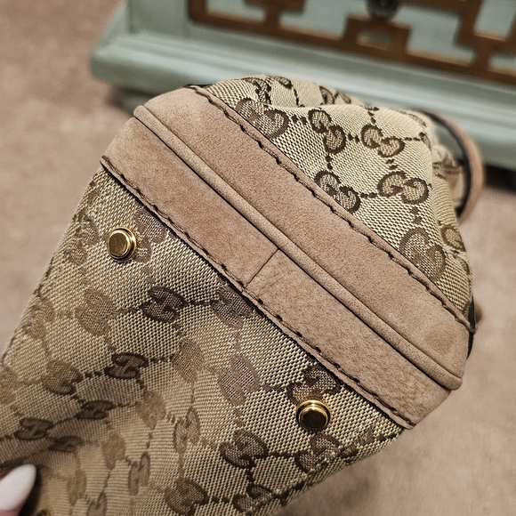 100% AUTHENTIC GUCCI RUNNING TOTE GG - Picture 8 of 13